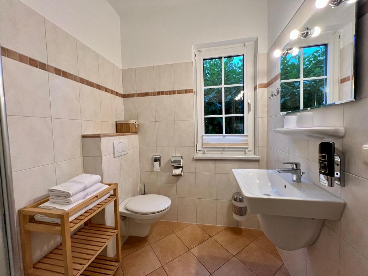 Hotel Haus Nordlicht à Ahrenshoop Extérieur photo